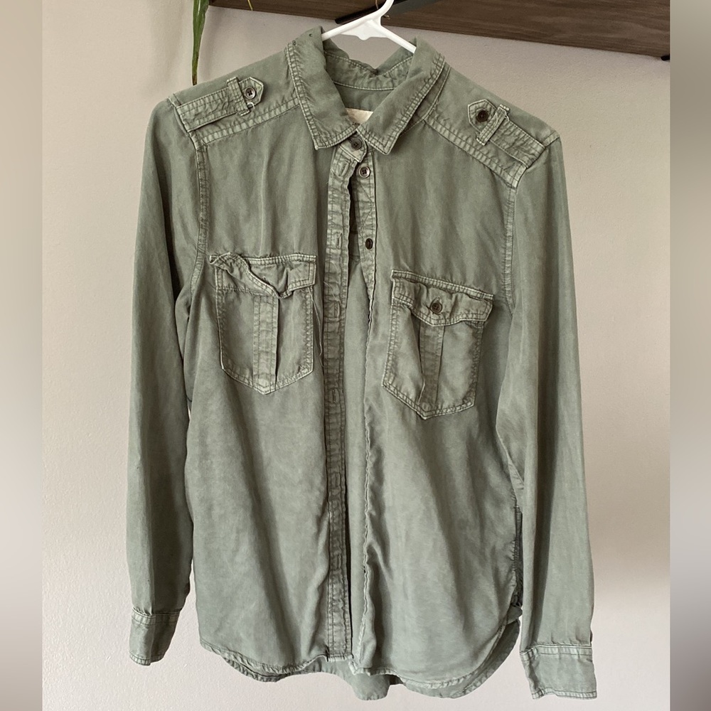 American Eagle Button Up